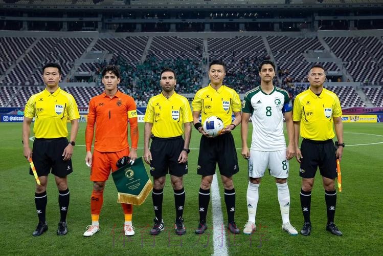 沈寅豪领衔中国裁判组执裁U-23亚洲杯半决赛 沈寅豪领衔中国裁判组执裁U-23亚洲杯半决赛